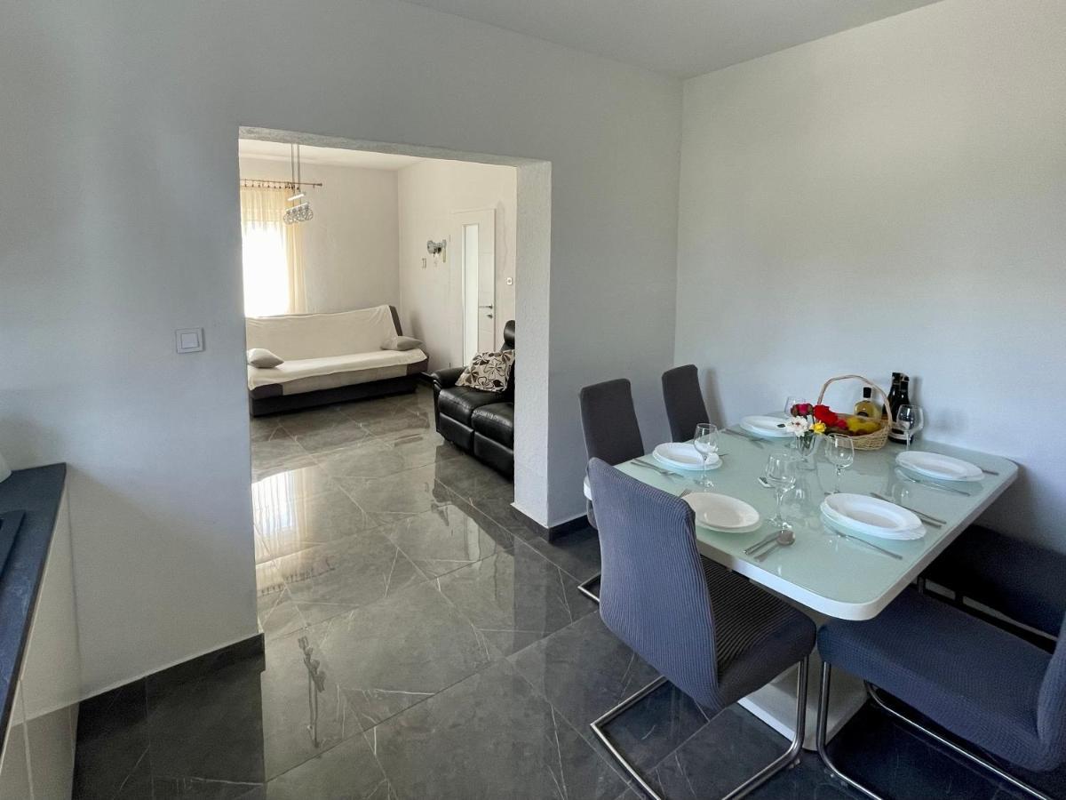 Apartment Oblak Vrsi Exterior photo